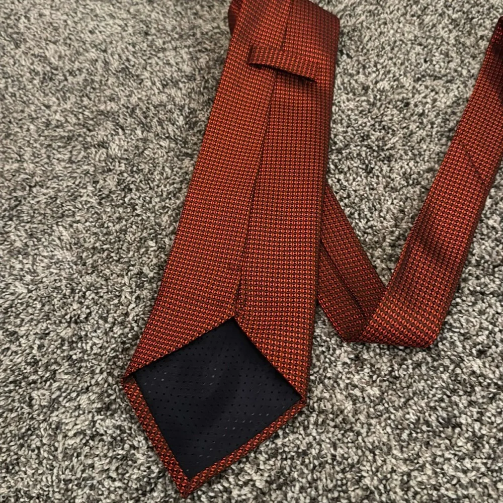 Red/Black Pattern Men’s Neck Tie 100% Silk Accessory
